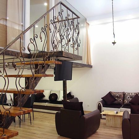 Apartment On Tabidze Tbilisi Exteriör bild