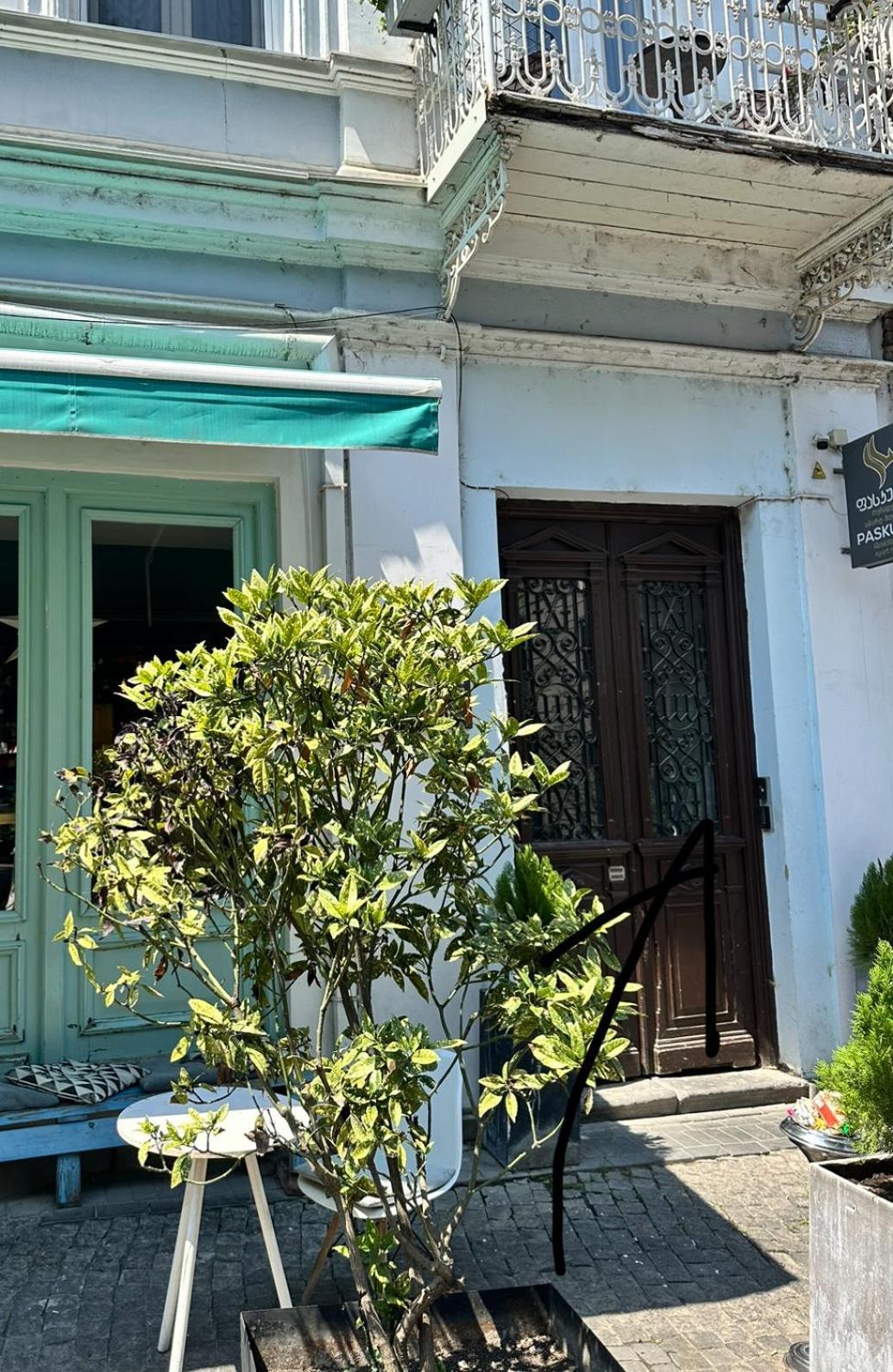 Apartment On Tabidze Tbilisi Exteriör bild