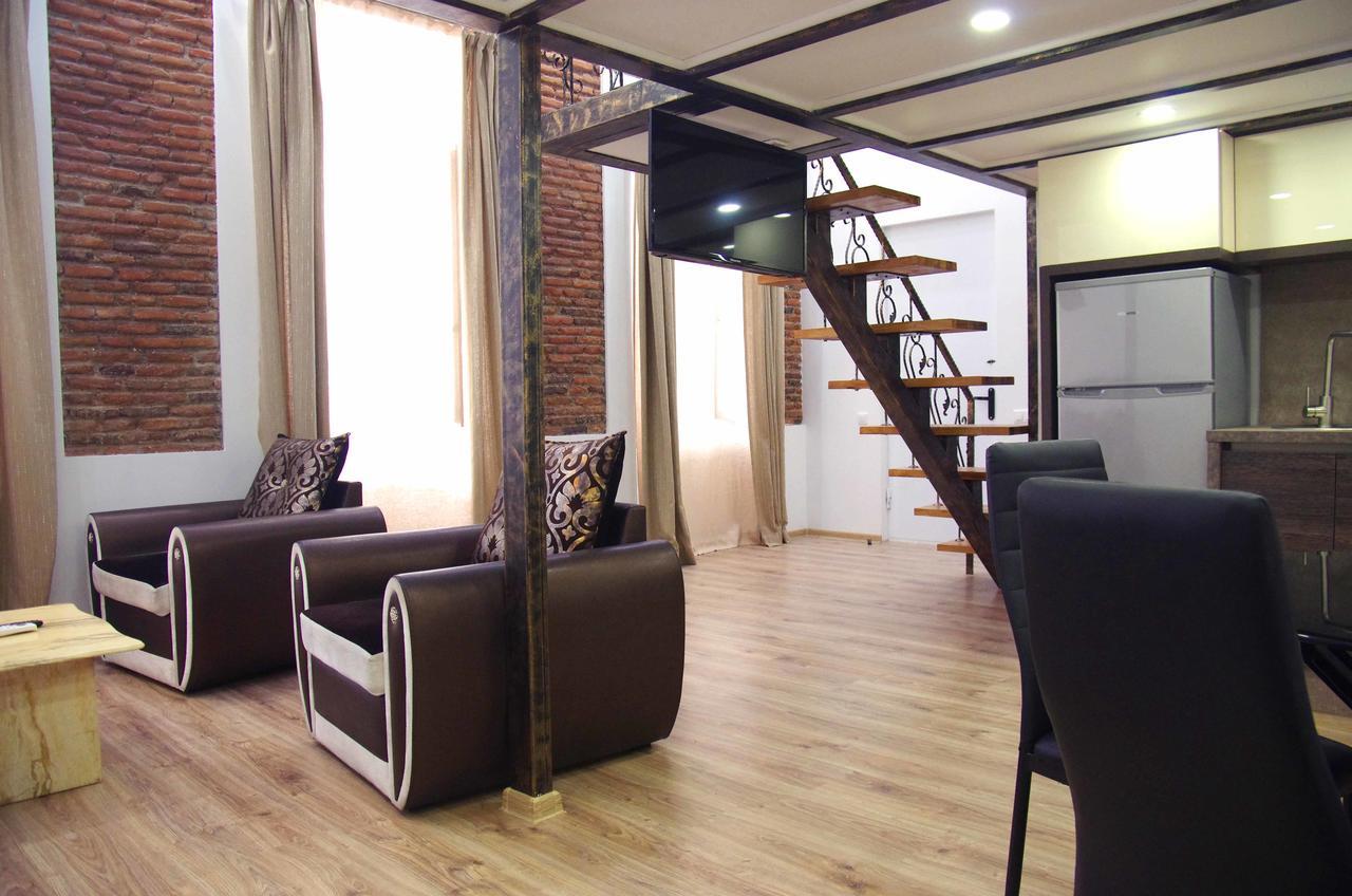 Apartment On Tabidze Tbilisi Exteriör bild