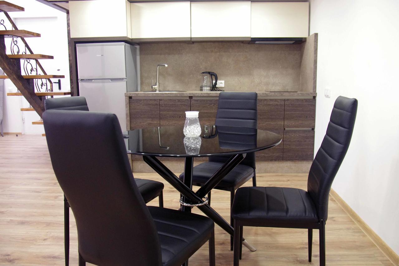 Apartment On Tabidze Tbilisi Exteriör bild