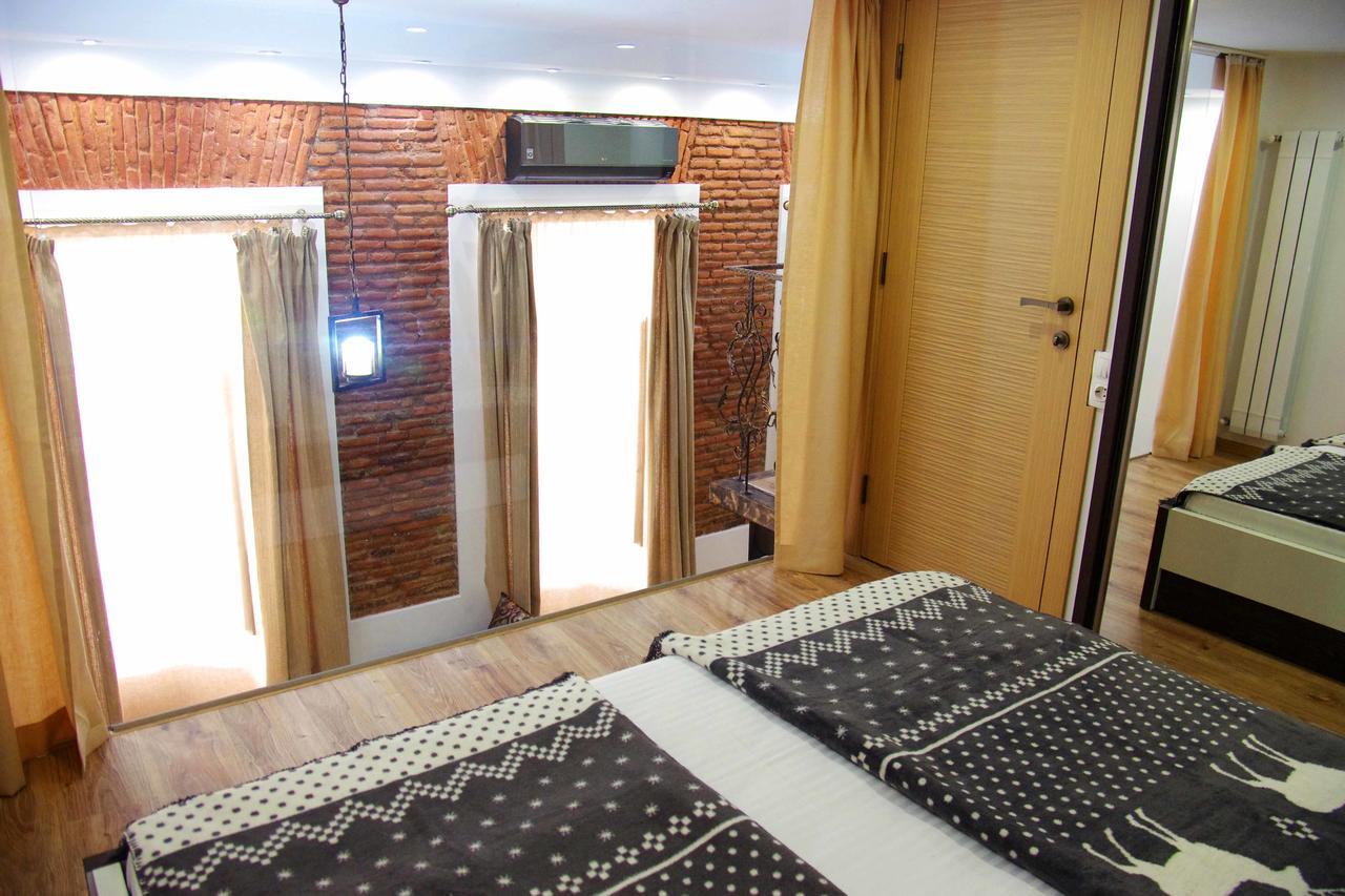 Apartment On Tabidze Tbilisi Exteriör bild