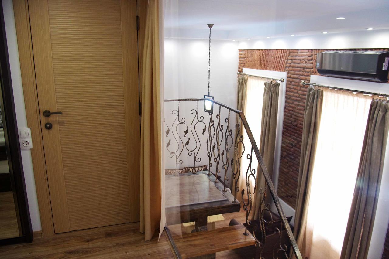 Apartment On Tabidze Tbilisi Exteriör bild