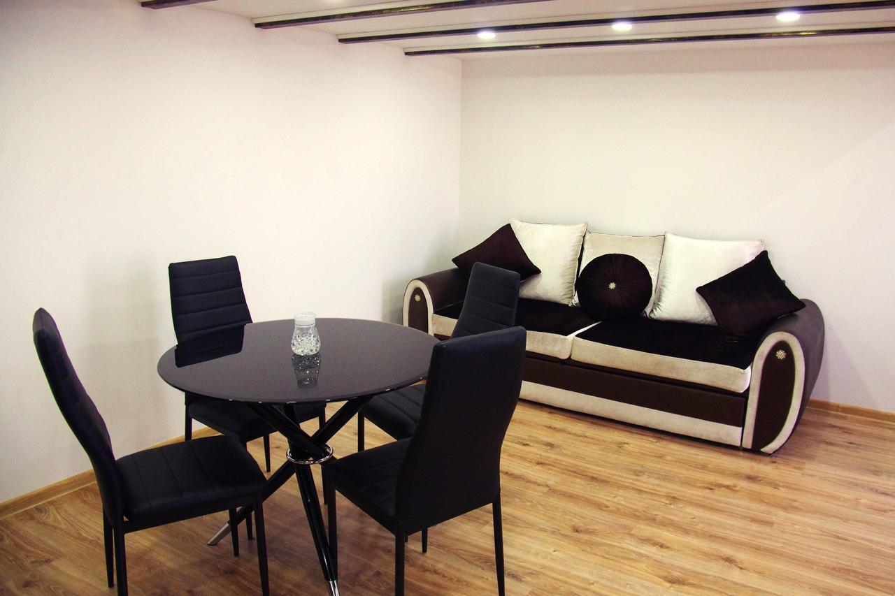 Apartment On Tabidze Tbilisi Exteriör bild
