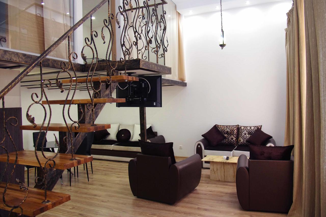 Apartment On Tabidze Tbilisi Exteriör bild