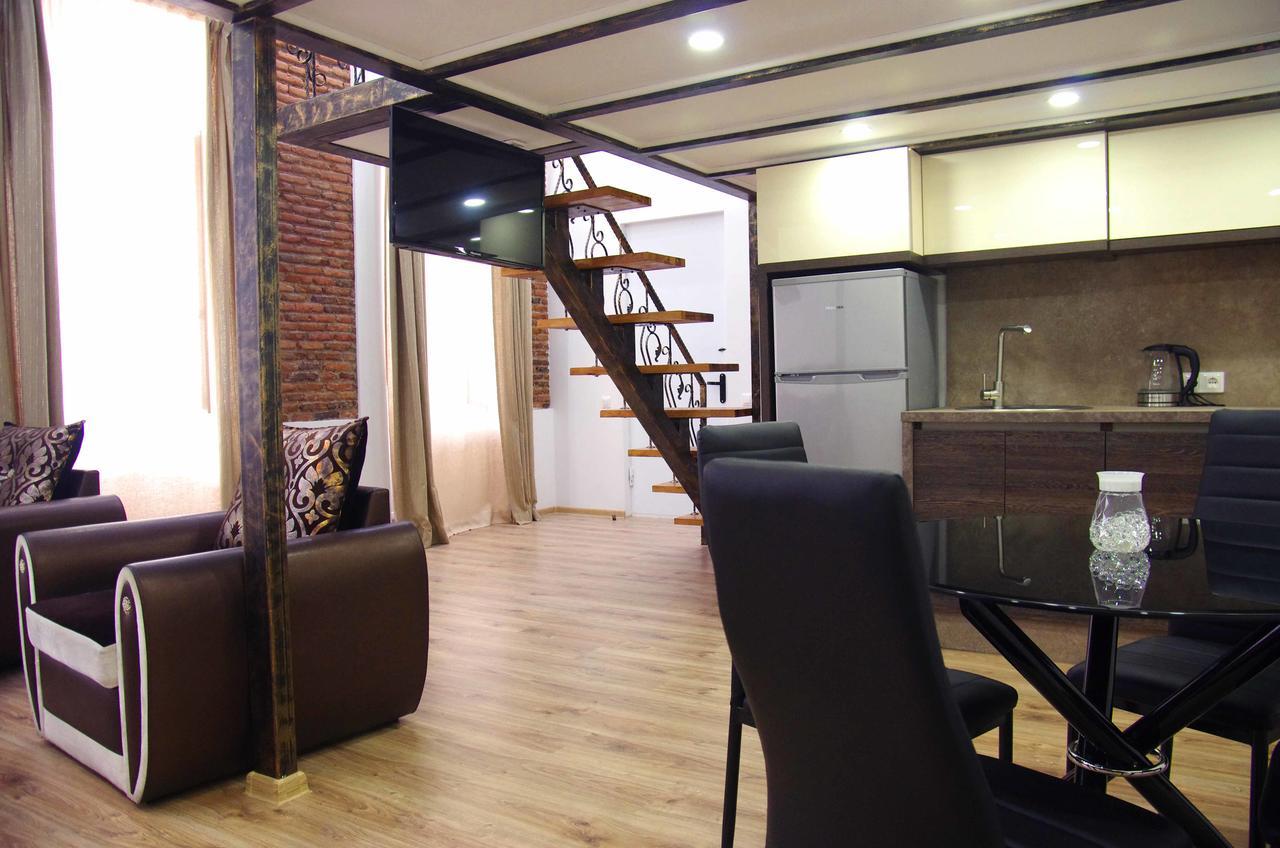 Apartment On Tabidze Tbilisi Exteriör bild